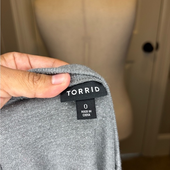 Torrid Gray Relaxed Fit Dolman Top - Picture 4 of 7